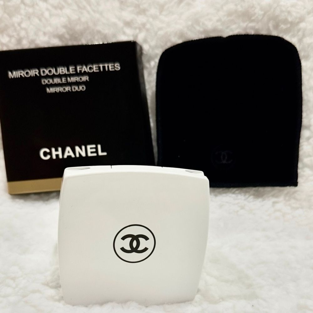 CHANEL White Double Facettes Mirror